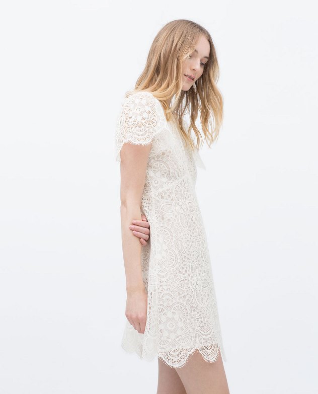 לבן ומקסים. שמלת תחרה של זארה (צילום: מתוך האתר)