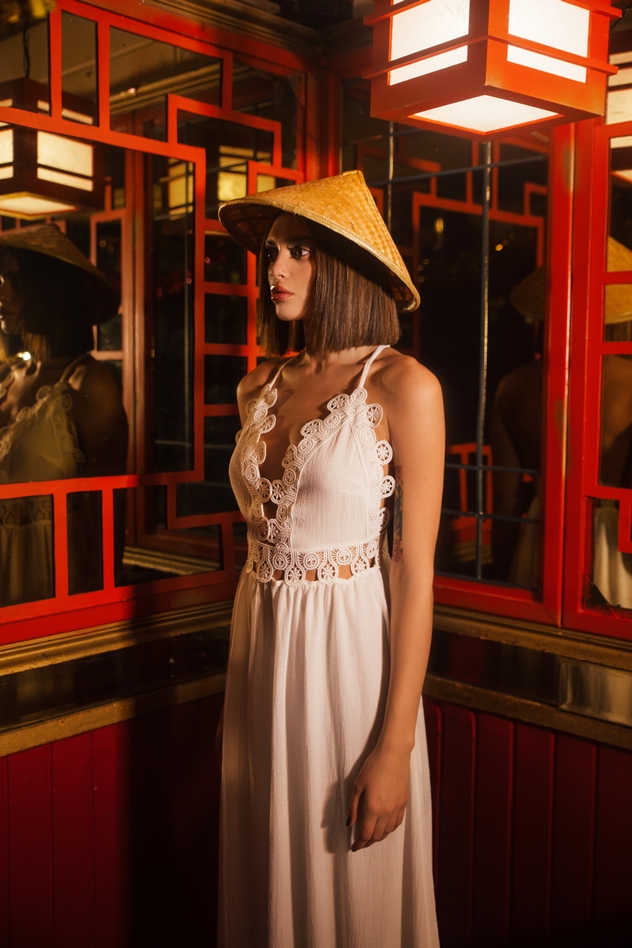 שמלה: גליתה, כובע: אוסף פרטי (צילום: רותם לבל)