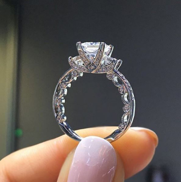 קבלו אותה - הטבעת הכי פופולרית באינטרנט (צילום: אינסטגרם diamondsbyraymondlee)