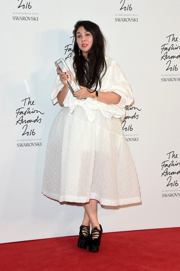 סימון רשה. זכתה בפרס מעצבת השנה בקטגוריית הנשים (צילום: גטי אימג'ס)