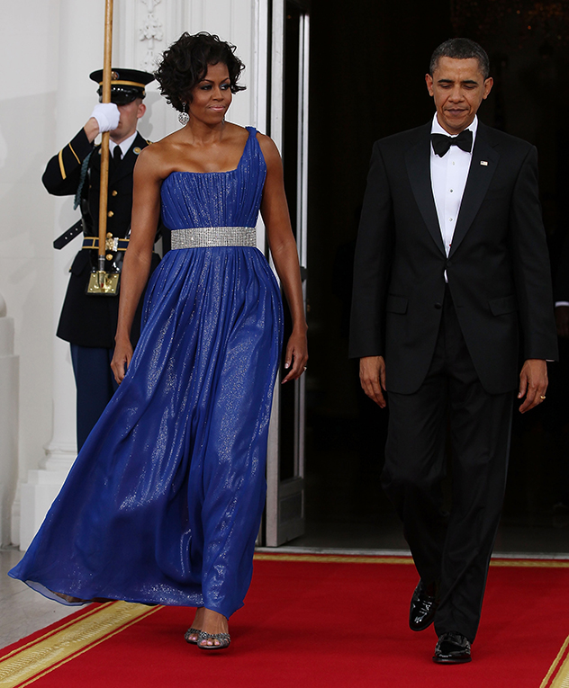 אף פעם לא חששה מצבעים. בשמלה של פיטר סורנן לכבוד נשיא מקסיקו, 2010 (צילום: גטי אימג'ס)