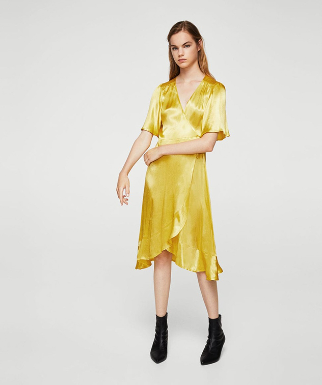 שמלת מעטפת בצהוב זעפרן, אחד הצבעים החמים לסתיו. 269 שקלים ב-MANGO (צילום: יח"צ)
