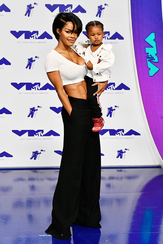 בלוק בהשראת אלייה, עם הבת הקטנה בטקס פרסי ה-VMA השנה (צילום: Frazer Harrison/Getty Images)