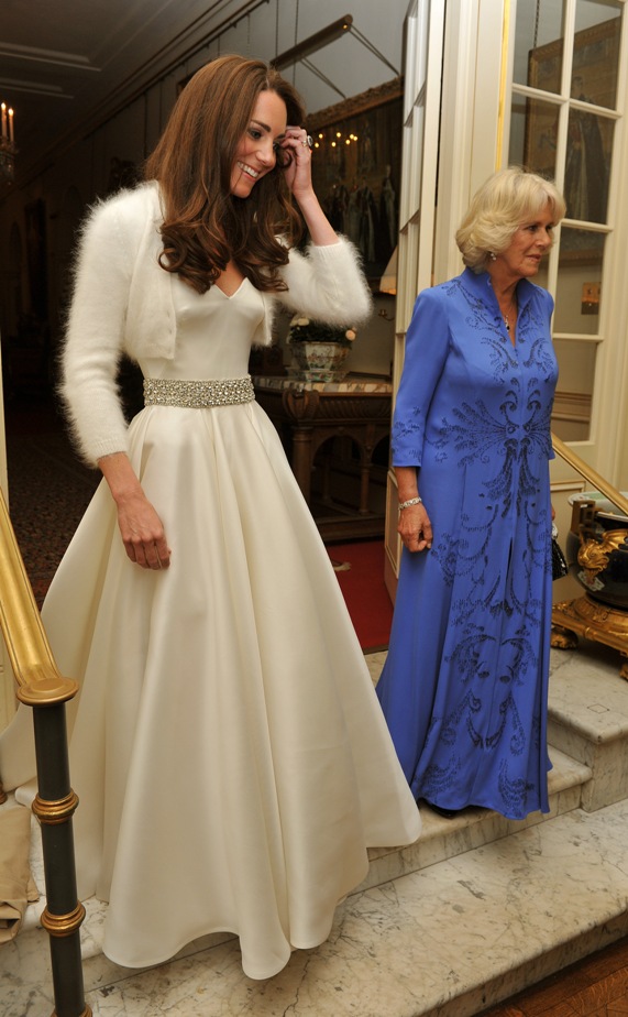 קייט מידלטון בשמלת האפטר פארטי של החתונה של שרה ברטון | צילום: גטי אימג'ס