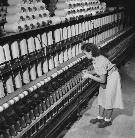 מפעל טקסטיל ישראלי בשנת 1955 | צילום: גטי אימג'ס