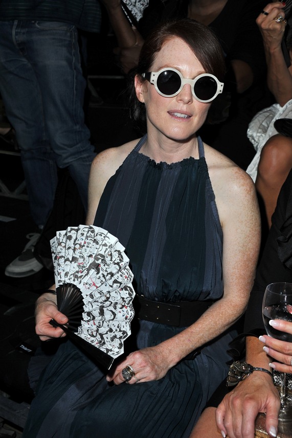 ג'וליאן מור, המתלבשות הכי טובות 2011 | צילומים: גטי אימג'ס
