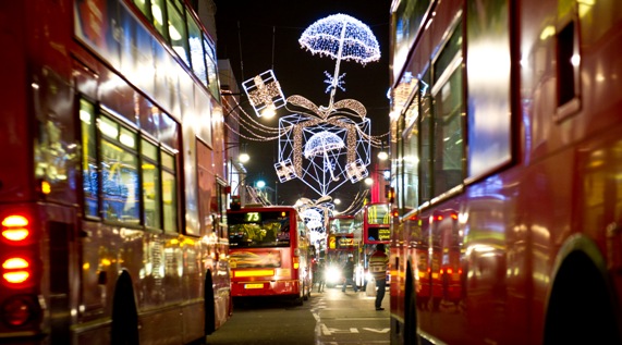 לונדון לקראת חג המולד ועונת הסיילים | צילום: גטי אימג'ס