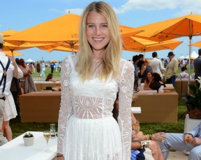 דוגמנית הבית של מנהטן: איך להתלבש כמו דרי המינגוויי?