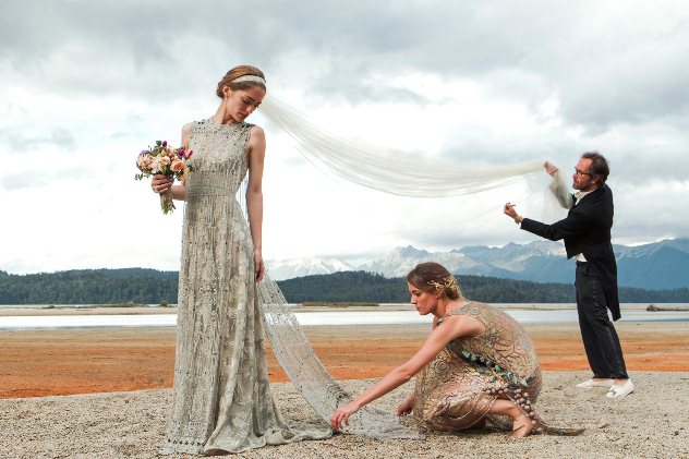 החתונה. כן, זו שמלת ולנטינו (צילום: מתוך מגזין ווג)