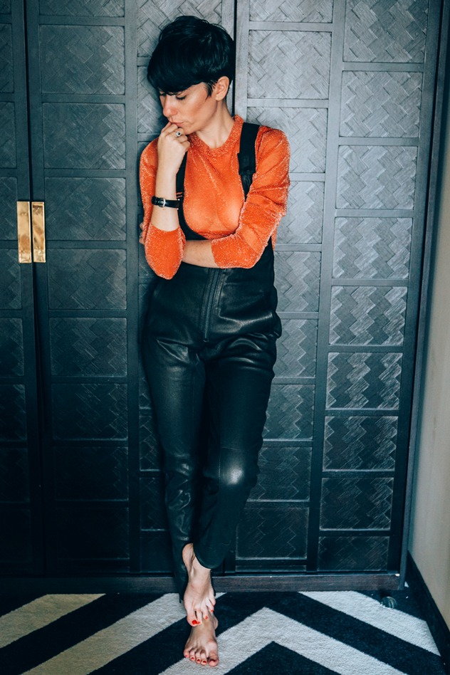 רוזה סינייסקי לובשת H&M STUDIO (צילום: ליאה גלדמן)