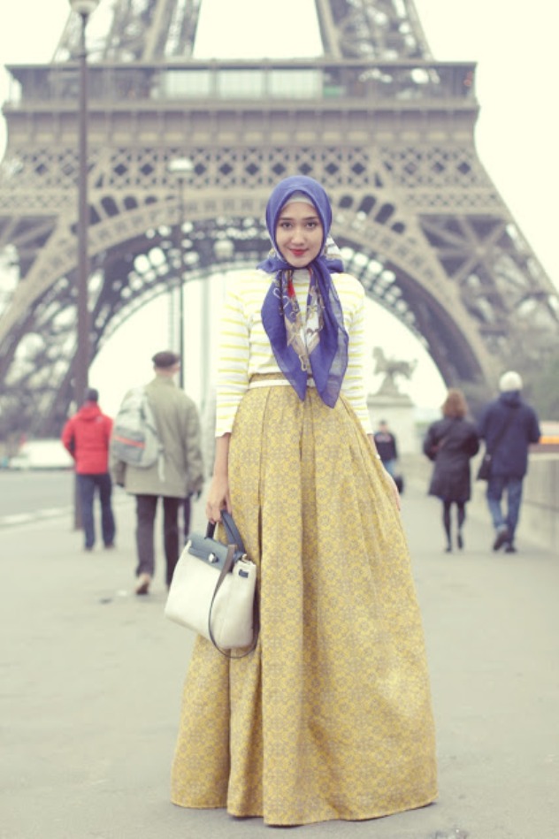 לובשת חיג'אב בפריז, ולא מתנצלת על כך (צילום: אינסטגרם)