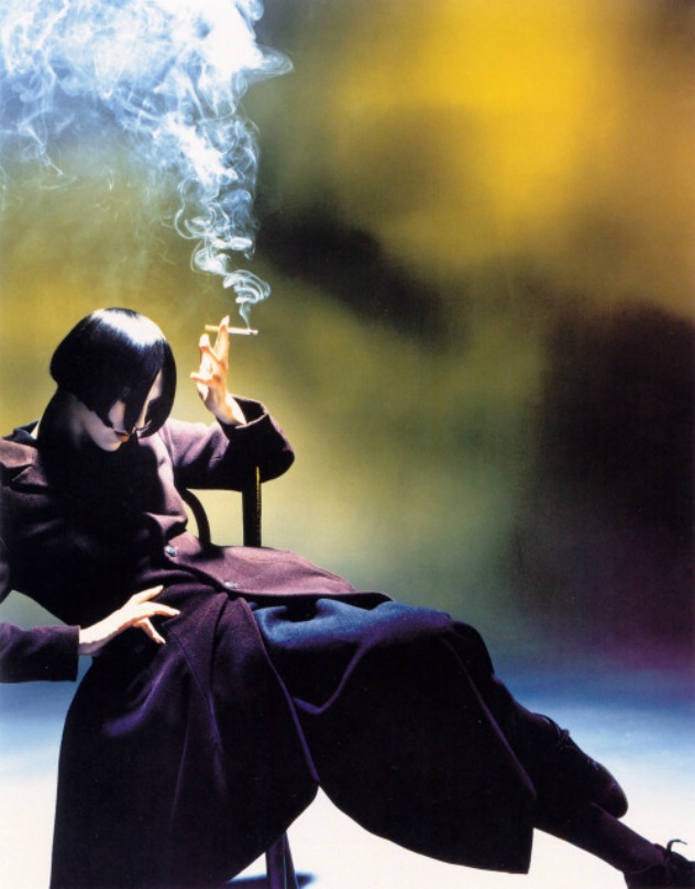 "סוזי מעשנת" הצילום האיקוני ביותר שלה, ליוז'י יממוטו (צילום: ניק נייט)