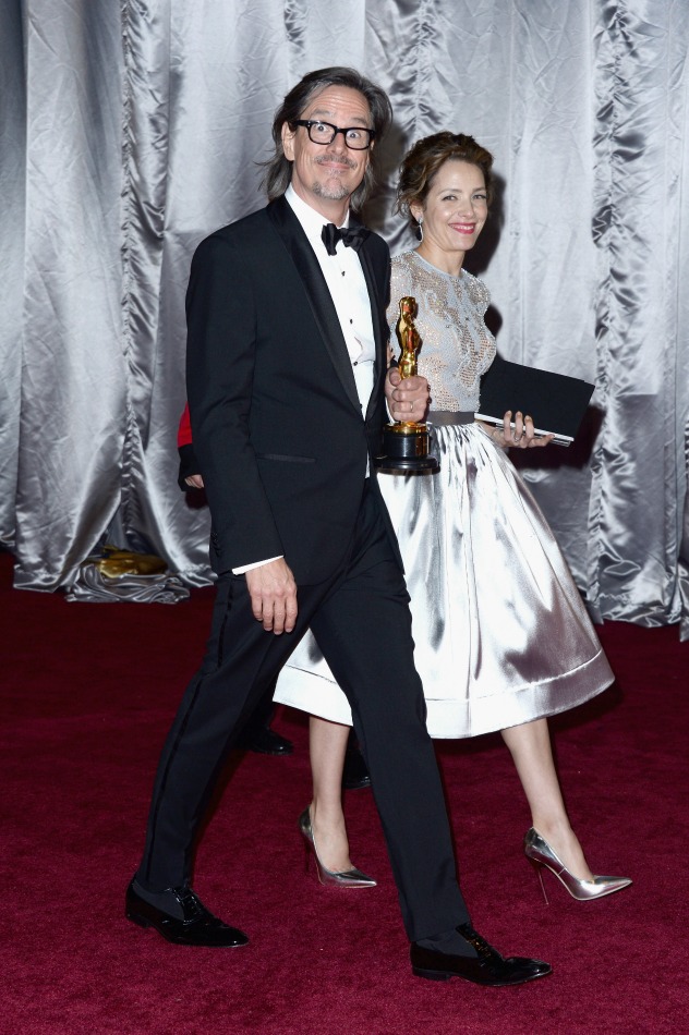 זוכה פרס האוסקר על תסריט מקורי, צ'ארלס ראנדולף ואשתו הישראלית היפייפיה מילי אביטל (צילום: גטי אימג'ס)