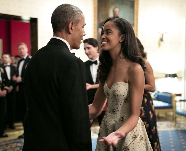 הגנים עובדים. מאליה ואבא ברק (צילום: Official White House Photo by Pete Souza)