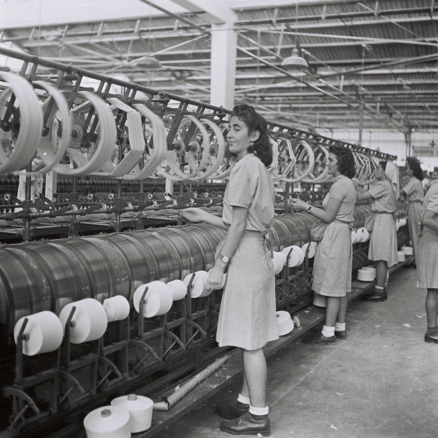 נשים עובדות במפעל של אתא (צילום: KLUGER ZOLTAN לשכת העיתונות הממשלתית)