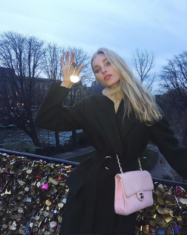 אלזה הוסק השוודית מחפשת אהבה ורוח חג בפריז (צילום: אינסטגרם hoskelsa)