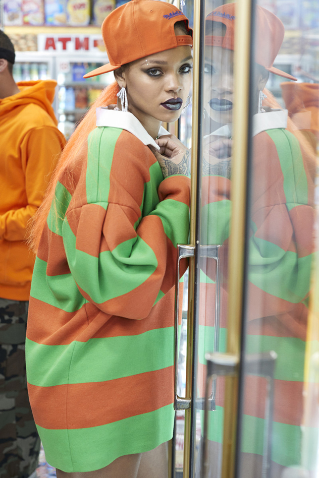 יועצת הצללים של פוצ'י. ריהאנה בהפקה לפייפר (צילום: פייפר, סריקה)