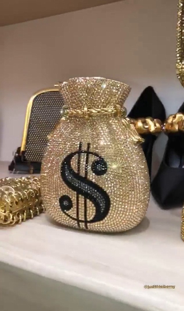 כשכסף קונה כסף (צילום: אינסטגרם Kim Kardashian West)