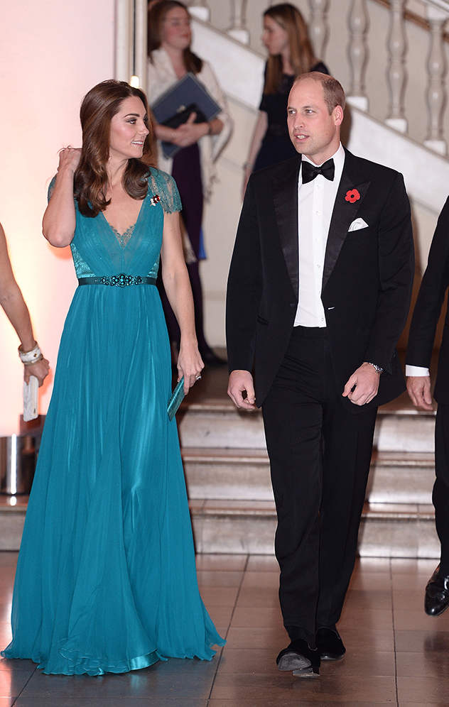 וויליאם וקייט מגיעים בסוף השבוע לטקס פרסים בלונדון בשמלה שכבר לבשה (צילום: Jeff Spicer לגטי אימג'ס)