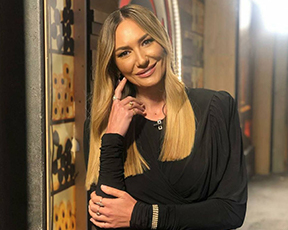 מיכל אנסקי לבשה את השמלה השחורה המושלמת