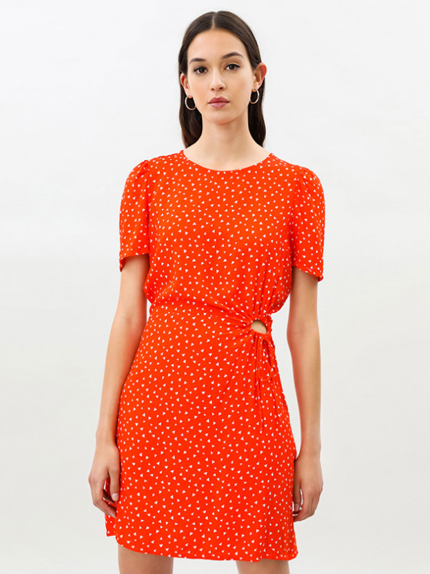 תכירו את לפטיז. שמלה, מחיר: 59 שקלים (צילום: מתוך האתר)