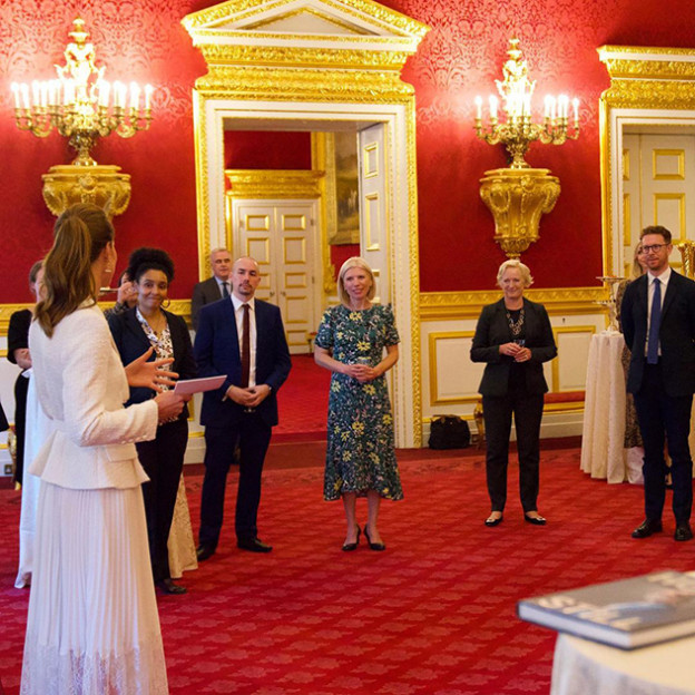 קייט בשמלה שמורכבת משני חלקים (צילום: אינסטגרם Duke and Duchess of Cambridge)