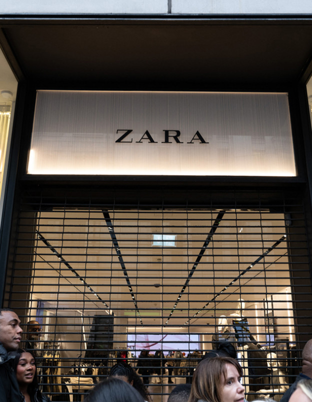 לונדון:החנות של זארה סגורה בגלל מפגינים (צילום: גטי אימג'ס)