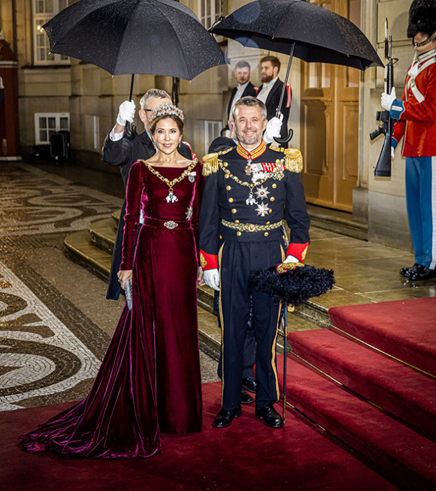 פדריק ומארי כפי שצולמו השבוע אחרי שהמלכה הודיעה על פרישתה (צילום: גטי אימג'ס)