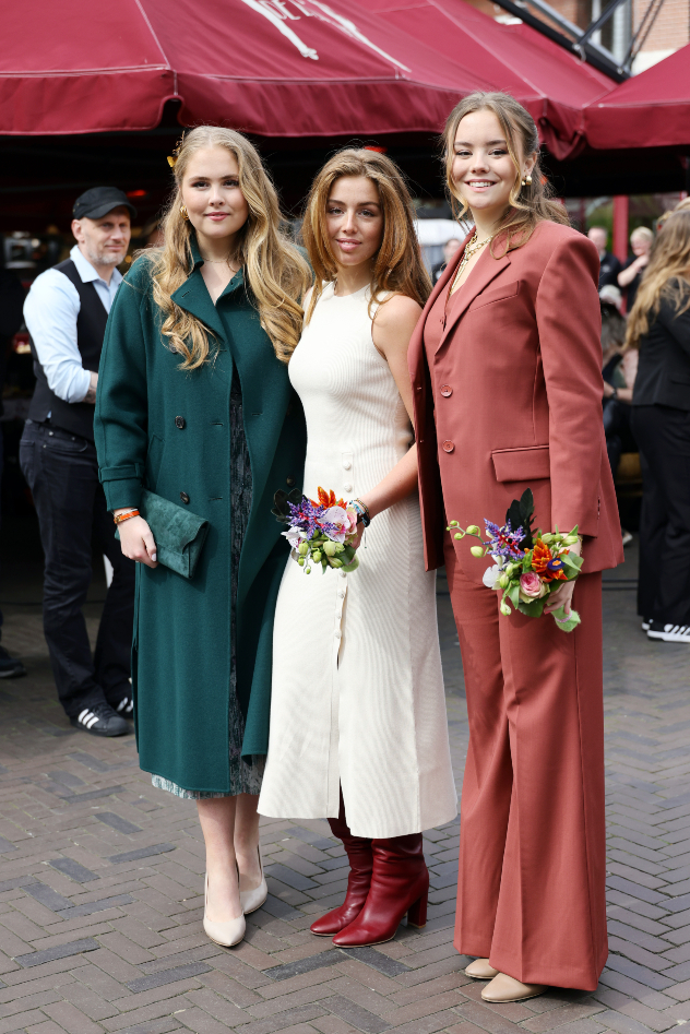 עם האחיות (צילום: Andreas Rentz/Getty Images)