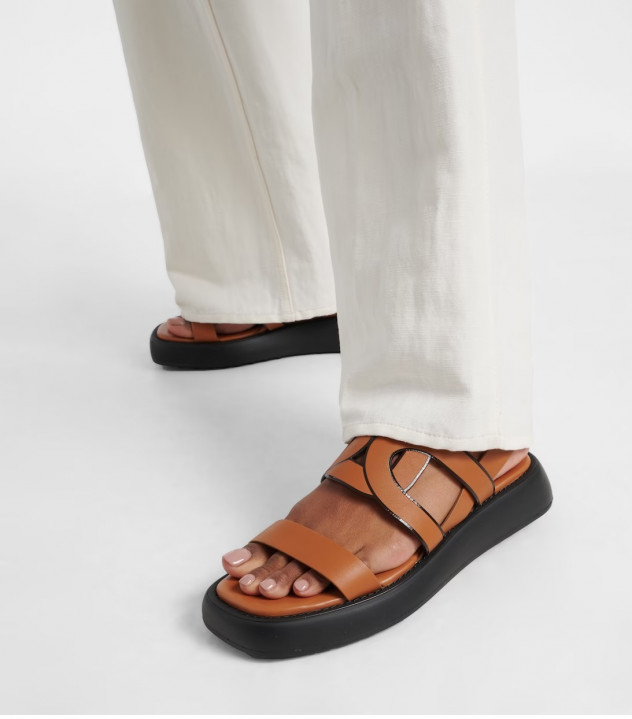 Tod's ל-MyTheresa, מחיר: 1,857 שקלים במקום 2,656 (צילום: יח"צ חו"ל)