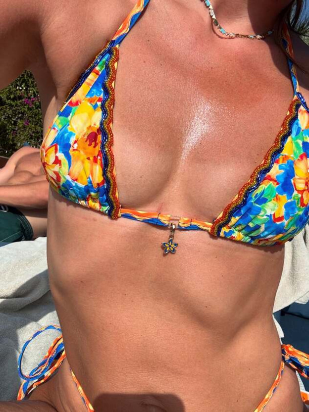 ביקיני שקשה לפספס (צילום: Coral Simanovich Roberto אינסטגרם)