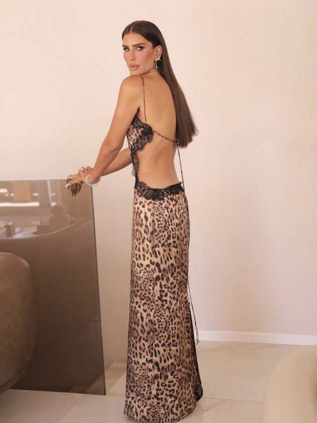 השמלה השנייה השאירה אותנו בשוק  (צילום: Einav Booblil  אינסטגרם)