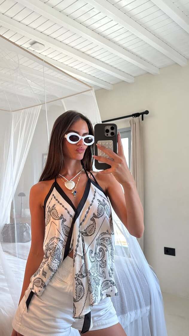 ככה מתלבשים לחופשה (צילום: אינסטגרם, yaelshelbia)