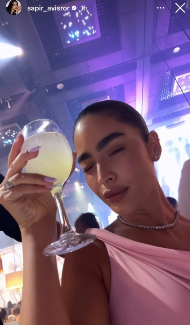 לגמרי שמלה לאירועים  (צילום: SAPIR AVISROR אינסטגרם)