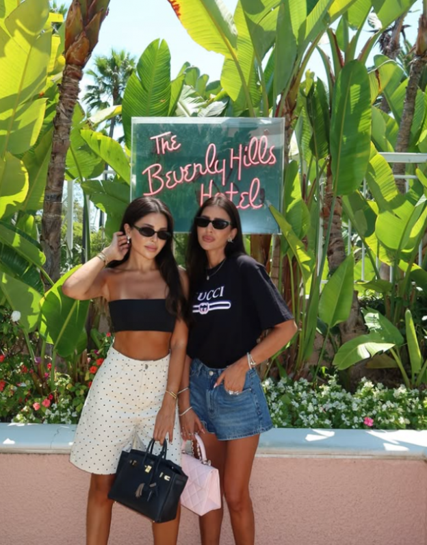 היה גם ג'ינס וטי שירט  (צילום: einavbooblil_benisti אינסטגרם)