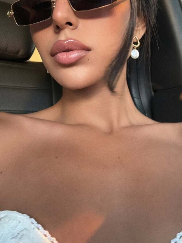 ועגילי פנינה (צילום: Aline Cohen אינסטגרם)