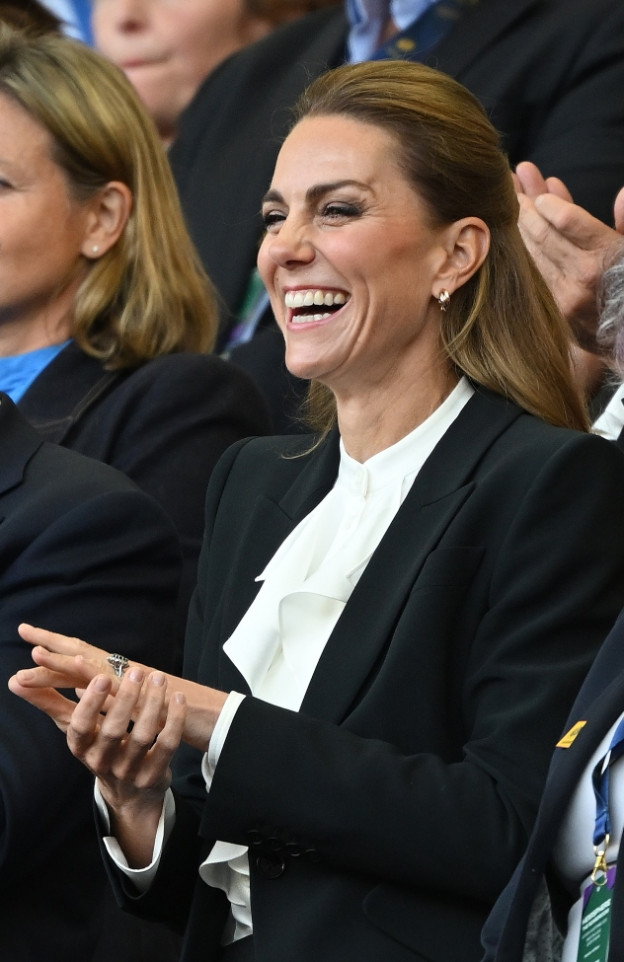 לבושה הורס ונראית נפלא  (צילום: Mike Hewitt לגטי אימג'ס)