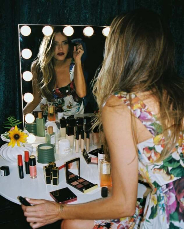 מאחור היא לא פחות יפה (צילום: Rotem Sela אינסטגרם)