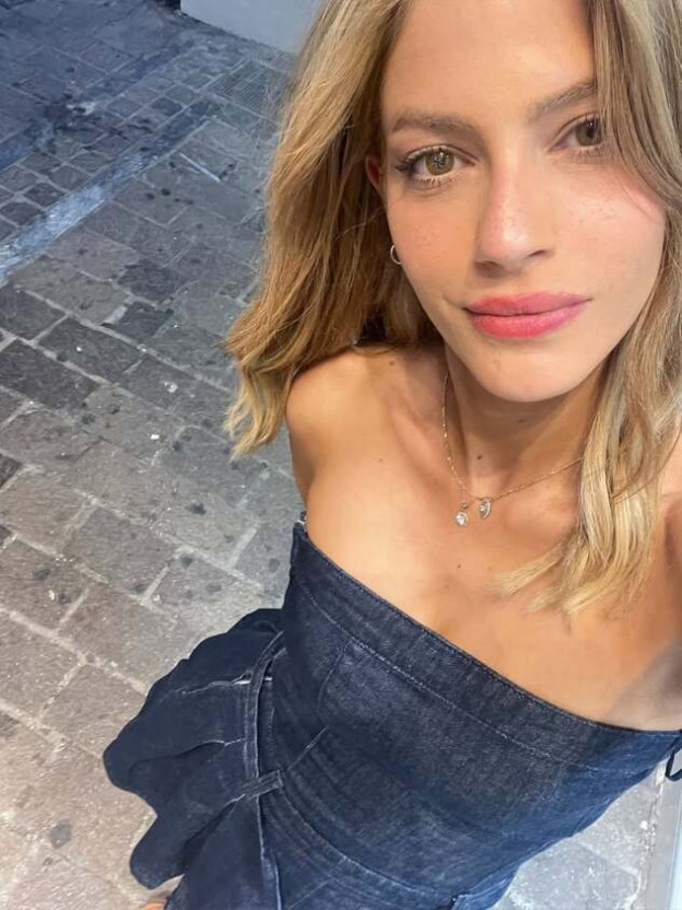 יולן כהן. אחרי השידור עברה לשמלת ג'ינס (צילום: Yulan cohen יולן כהן אינסטגרם)