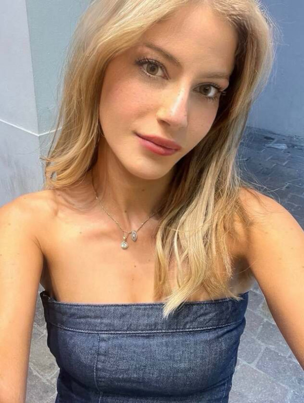 אין מה לומר, השמלה מחמיאה לה ביותר (צילום: Yulan cohen יולן כהן אינסטגרם)