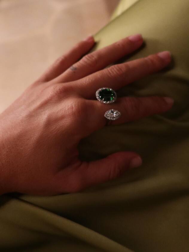 זום-אין על הבלינג (צילום: אינסטגרם, yanayosef1)