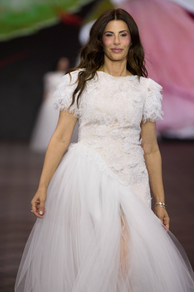 שי לי ליפא בתצוגה שמטרתה העלאת מודעות לסרטן השד והשחלות (צילום: עומרי רוזנגרט)