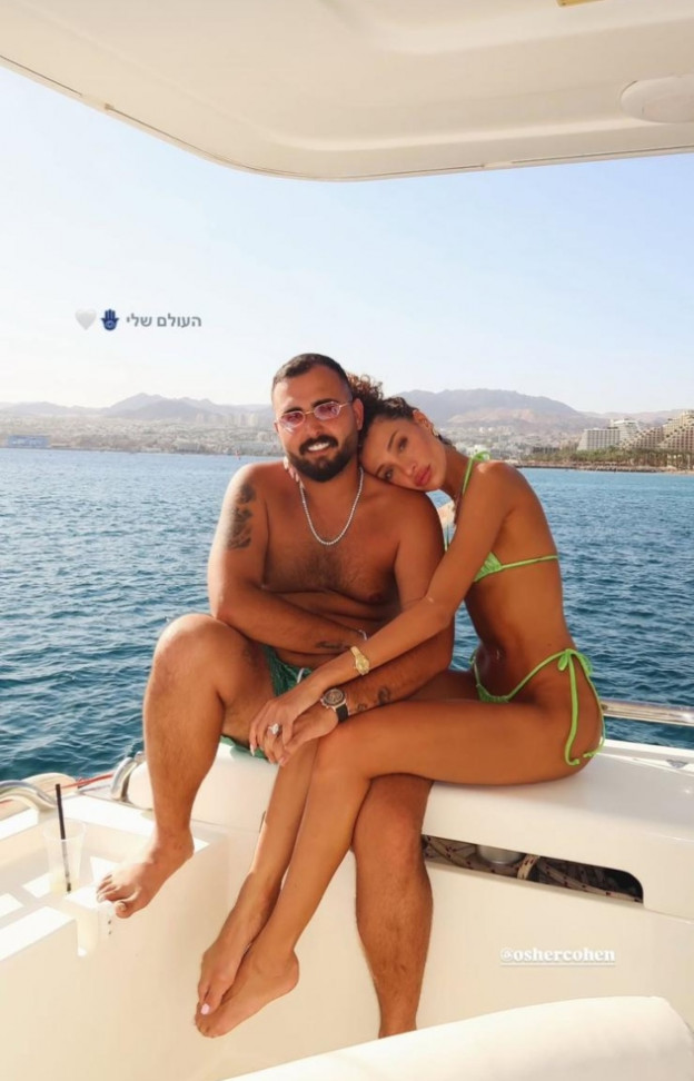 הזוג המלכותי לא משחרר מהקיץ (צילום: Eden Fines אינסטגרם)