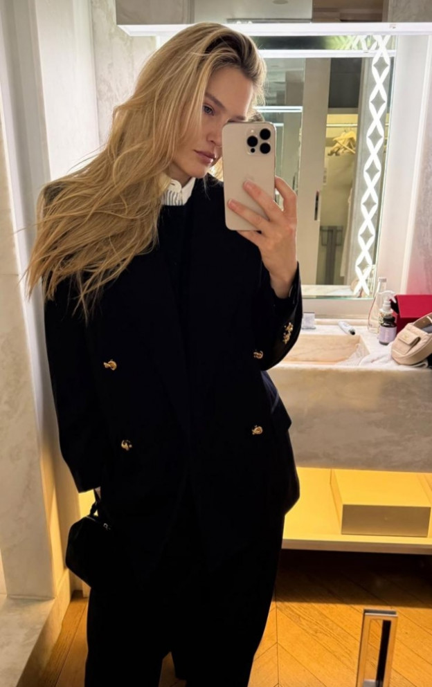 בר רפאלי טסה לניו יורק ואנחנו מאוהבים בלוק הזה (צילום: אינסטגרם Bar Refaeli)