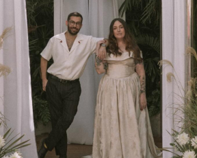 מיה דגן התחתנה בשמלה מהממת ובנעליים הכי לא שגרתיות