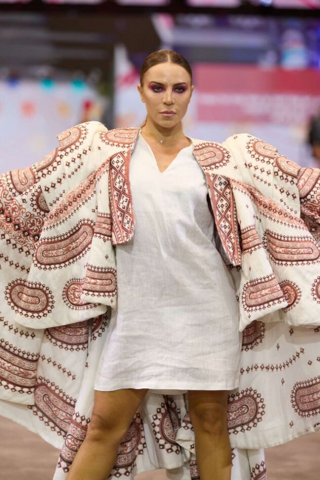 אופנה יודעת לרגש בדיוק איפה שצריך (צילום: עומרי רוזנגרט)