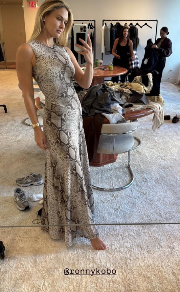 מדדה את כל הסטודיו (צילום: אינסטגרם Bar Refaeli)