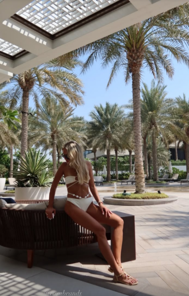 אבל אין ספק שיוכי הצליחה ללבוש אותו כמו שצריך (צילום: Yochi Apolyoun אינסטגרם)