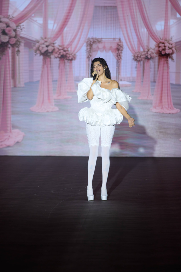 פרידה שרה לעידן לרוס (צילום: עמרי רוזנגרט)