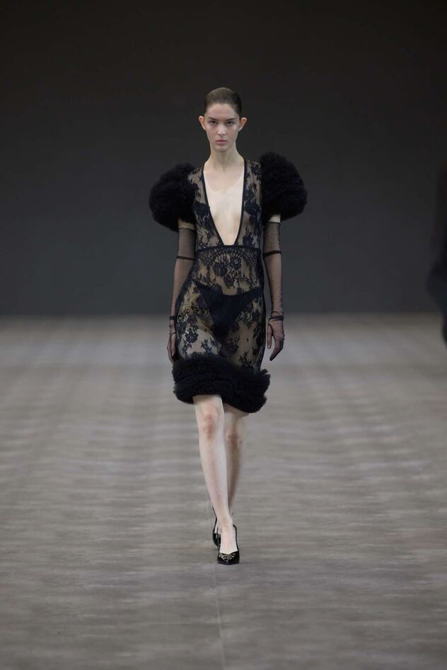 חושפת ומסתירה (צילום: עמרי רוזנגרט)